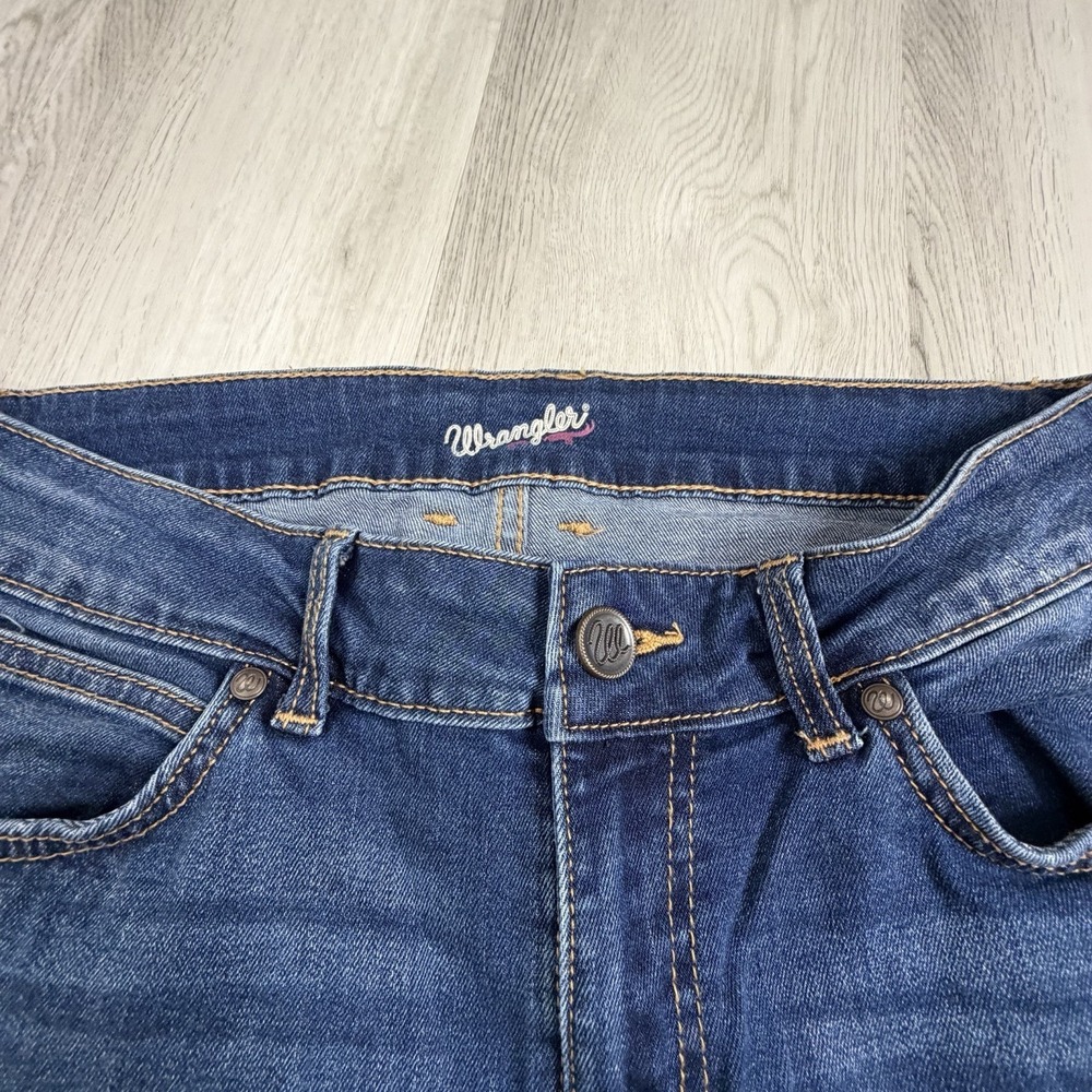 Wrangler Womens Jeans Size 9x30 Medium Wash Raw Hem Straight Leg Denim - Picture 2 of 4